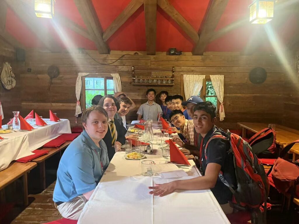 ad8ef6fb4e8cd29e151bf4d2f425c99c 1